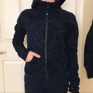 Lululemon scuba hoodie, size 4, blue paisley